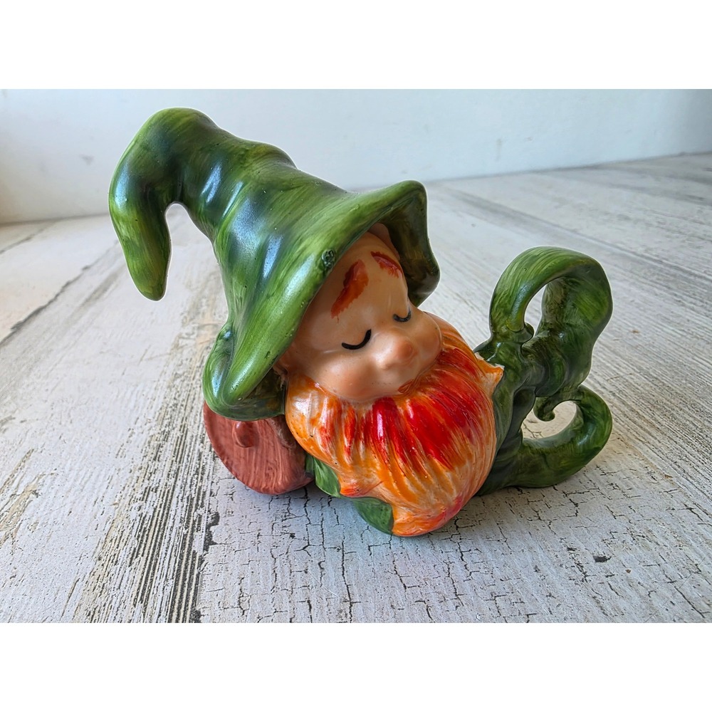Vintage lefton leprachaun gnome elf barrel sleeping ceramic pixie 3522 figurine